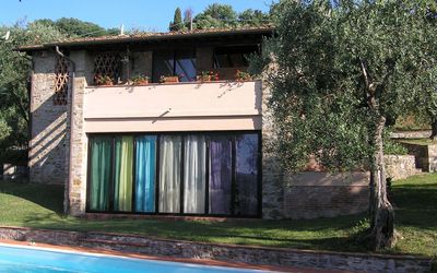 Leonardo: view  from the pool