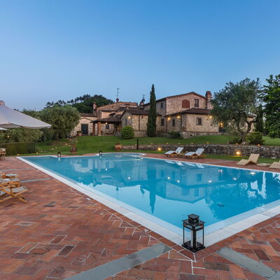 Villa Dell'angelo: Piscine, Propriété, Recours, Immobilier, Vacances, Bâtiment, Loisir, Maison, Zone Résidentielle, Arbre