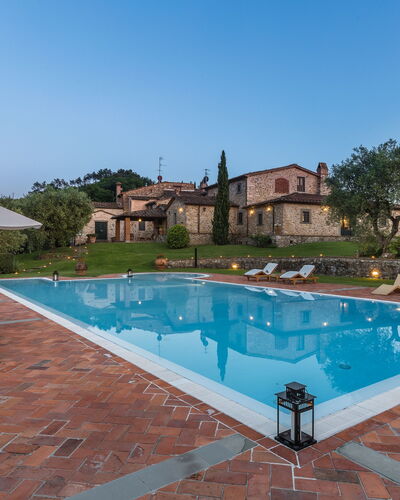 Villa Dell'angelo: Piscine, Propriété, Recours, Immobilier, Vacances, Bâtiment, Loisir, Maison, Zone Résidentielle, Arbre