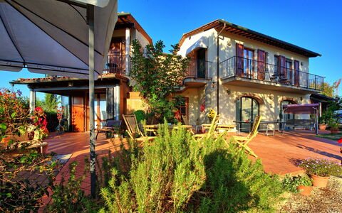 Casa Vasco: Maison, Propriété, Domicile, Immobilier, Bâtiment, Zone Résidentielle, Architecture, Ciel, Arbre, Quartier