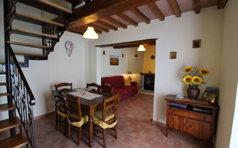 Poggio del Fabbro: Pièce, Propriété, Bâtiment, Maison, Meubles, Design Intérieur, Immobilier, Sol, Plafond, Table