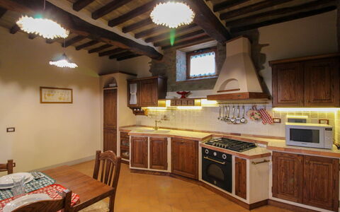 Borgo di Usciano: Cuisine, Meubles, Design Intérieur, Appareil De Cuisine, Sol, Bois, Comptoir, Principaux Appliance, Cabinetry, Plafond