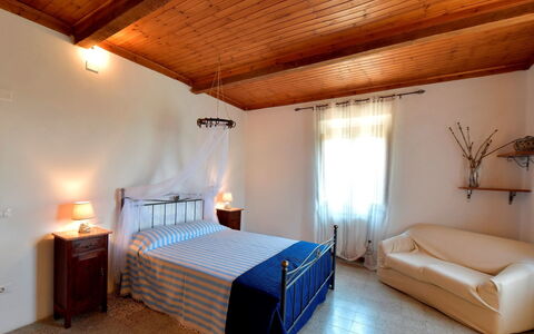 Podere i Gigli: Lit, Chambre, Pièce, Meubles, Propriété, Drap De Lit, Bâtiment, Plafond, Design Intérieur, Suite