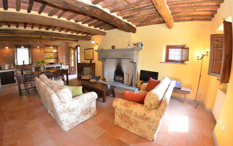 L'incanto: Pièce, Salon, Propriété, Bâtiment, Meubles, Design Intérieur, Immobilier, Plafond, Faisceau, Maison