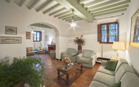 Villa Dorella Di Montaperti: Pièce, Propriété, Bâtiment, Salon, Plafond, Design Intérieur, Meubles, Maison, Immobilier, Domicile