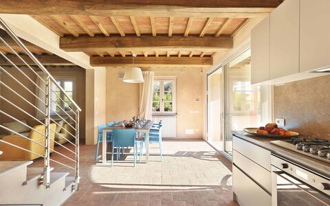 Uva: Propriété, Bâtiment, Plafond, Pièce, Design Intérieur, Maison, Domicile, Sol, Architecture, Meubles