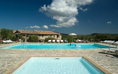 Charming Estate Decimo Mariano: Piscine, Propriété, Loisir, Recours, Vacances, Maison, Ciel, L'Eau, Immobilier, Bâtiment