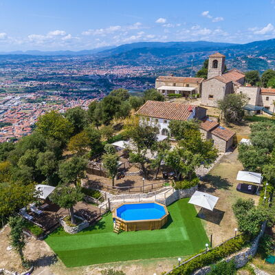 Villa Del Santo Bastiano: Photographie Aérienne, Vue Du Ciel, Propriété, Biens, Ville, Immobilier, Bâtiment, Village De Montagne, Tourisme, La Photographie