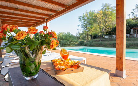 Casa La Rotta: Propriété, Pièce, Recours, Vacances, Immobilier, Maison, Table, Bâtiment, Design Intérieur, Piscine