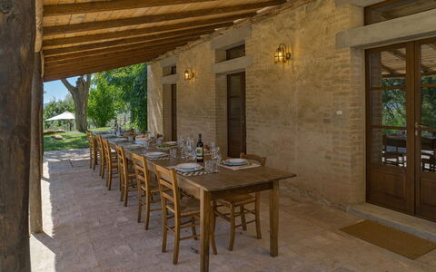 Castello D'Ombrone: Propriété, Pièce, Bâtiment, Immobilier, Biens, Design Intérieur, Maison, Meubles, Table, Domicile