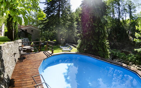 Il Molino: L'Eau, Plante, Bâtiment, Arbre, Piscine, Plan D'Eau, Loisir, Paysage Naturel, Ombre, Herbe