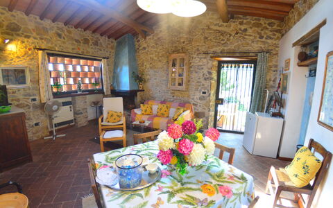 Il Nido: Propriété, Pièce, Bâtiment, Maison, Design Intérieur, Meubles, Domicile, Immobilier, Salon, Table