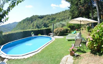 Il Nido: Piscine, Propriété, Immobilier, Maison, Loisir, Arrière-Cour, Recours, Herbe, Bâtiment, Villa