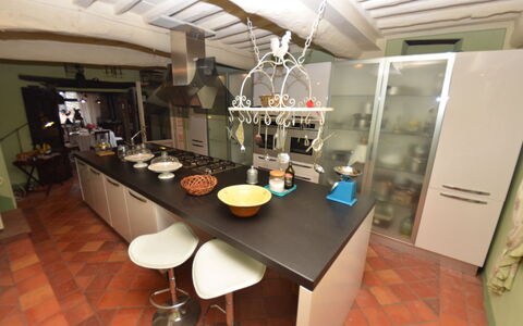 Borgo Bucatra Buonvento: Propriété, Pièce, Design Intérieur, Bâtiment, Table, Immobilier, Plafond, Meubles, Salle À Manger, Comptoir