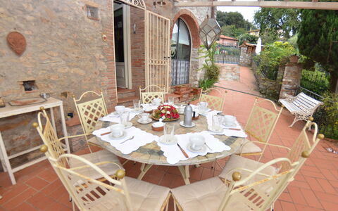 Borgo Bucatra Buonvento: Propriété, Table, Bâtiment, Pièce, Meubles, Maison, Immobilier, Restaurant, Design Intérieur, Villa