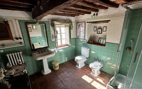 Borgo Bucatra Buonvento: Propriété, Fenêtre, Luminaire Plomberie, Design Intérieur, Sol, Évier, Bâtiment, Salle De Bains, Sol, Cadre