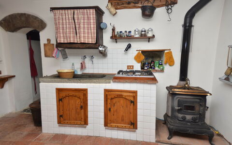 Vignoli: Meubles, Pièce, Propriété, Bois, Maison, Cuisine, Menuiserie, Foyer, Design Intérieur, Sol