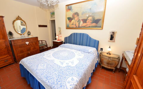 Petra: Chambre, Lit, Pièce, Meubles, Propriété, Drap De Lit, Cadre De Lit, Sol, Literie, Matelas