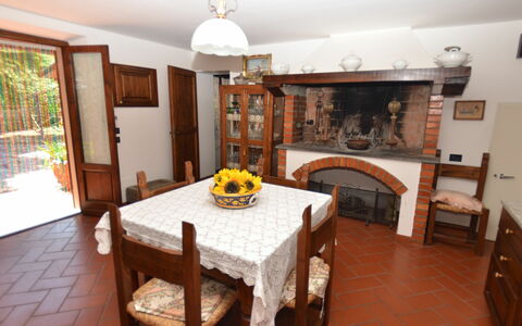 Petra: Pièce, Propriété, Meubles, Bâtiment, Design Intérieur, Salle À Manger, Sol, Table, Immobilier, Maison