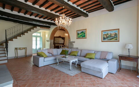 Villa Mezzavia: Propriété, Pièce, Bâtiment, Meubles, Design Intérieur, Salon, Maison, Immobilier, Sol, Plafond