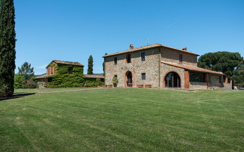 Villa Felciai: Ciel, Plante, Arbre, Paysage Naturel, Herbe, Paysage, Zone Rurale, Prairie, Famille Grass, Façade