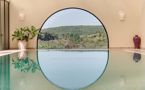 Terrazza e Libreria: L'Eau, Plante, Ressources En Eau, Propriété, Rectangle, Bâtiment, Plan D'Eau, Ombre, Arbre, Fenêtre