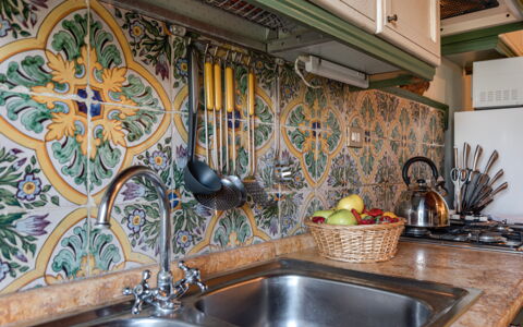 Terrazza e Libreria: Evier, Évier, Robinet, Propriété, Comptoir, Luminaire Plomberie, Bois, Design Intérieur, Architecture, Cuisine