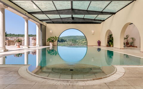 Terrazza e Libreria: L'Eau, Plante, Propriété, Bâtiment, Ciel, Maison, Design Intérieur, Arbre, Table, Sol