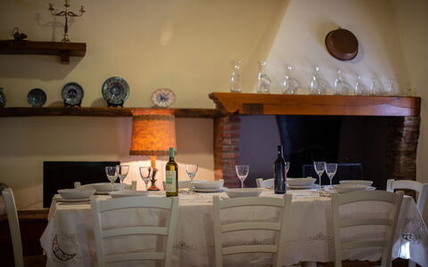 Villa i Cocciai: Pièce, Restaurant, Propriété, Meubles, Table, Design Intérieur, Salle À Manger, Bâtiment, Maison, Chaise