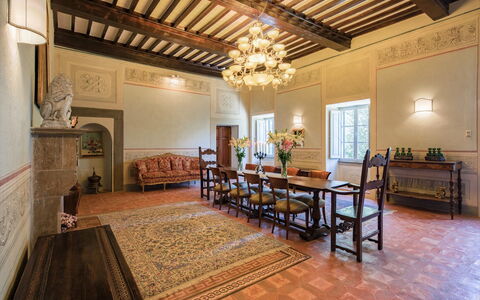 Villa Ivana - Cortona: Propriété, Bâtiment, Pièce, Design Intérieur, Biens, Plafond, Meubles, Sol, Immobilier, Maison
