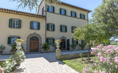 Villa Ivana - Cortona: Propriété, Bâtiment, Maison, Immobilier, Domicile, Biens, Villa, Manoir, Quartier, Arbre