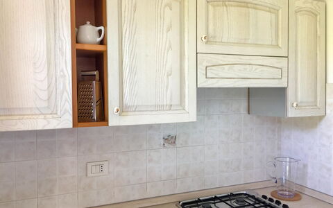 Casale 180: Comptoir, Cabinetry, Pièce, Tuile, Propriété, Meubles, Cuisine, Sol, Design Intérieur, Placard