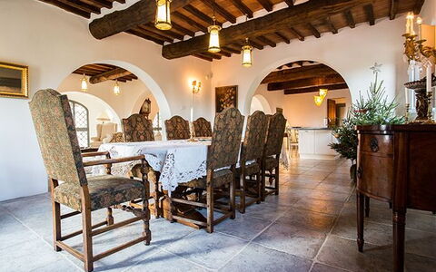 Luna Di Cortona: Propriété, Bâtiment, Pièce, Meubles, Immobilier, Design Intérieur, Maison, Biens, Table, Plafond