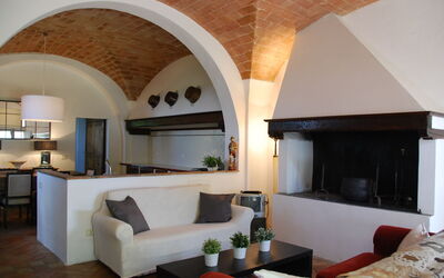 Casa Marcello - Fico: Meubles, Canapé, Éclairage, Design Intérieur, Bois, Salon, Table, Sol, Sol, Mur