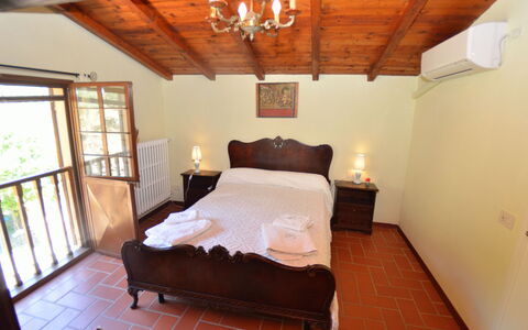 Agli Olivi: Chambre, Pièce, Meubles, Lit, Propriété, Plafond, Drap De Lit, Cadre De Lit, Bâtiment, Design Intérieur