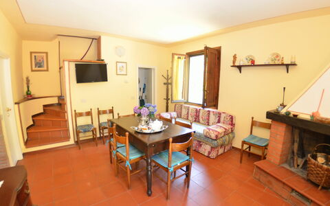 Agli Olivi: Pièce, Propriété, Bâtiment, Meubles, Salon, Design Intérieur, Maison, Sol, Immobilier, Table