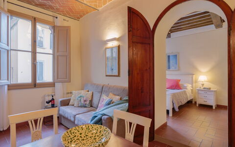 Marlene House: Meubles, Propriété, Fenêtre, Confort, Bleu Azur, Table, Bois, Design Intérieur, Éclairage, Architecture