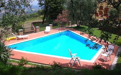 Aurora: Piscine, Propriété, Loisir, Herbe, Maison, Immobilier, Arrière-Cour, Rectangle, Bâtiment, Cour