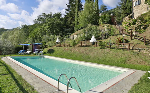 Borgo Antico Marina: Piscine, Propriété, Herbe, Immobilier, Loisir, Maison, Biens, Arrière-Cour, Bâtiment, Villa