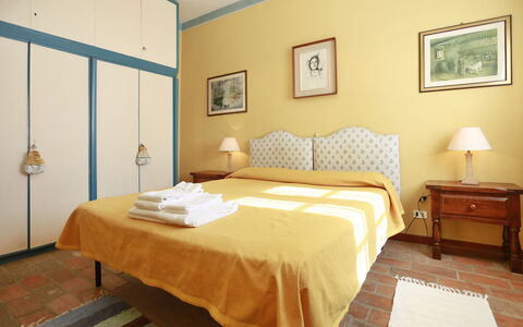Borgo Antico Marina: Chambre, Lit, Pièce, Meubles, Propriété, Drap De Lit, Cadre De Lit, Mur, Literie, Design Intérieur