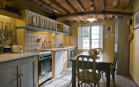 Borgo Antico Marina: Pièce, Propriété, Comptoir, Bâtiment, Cuisine, Meubles, Design Intérieur, Plafond, Maison, Faisceau