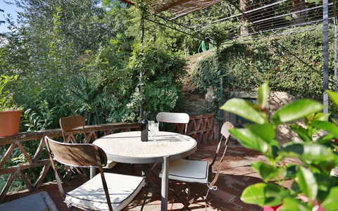 Borgo Antico Paolo: Propriété, Jardin, Meubles, Arrière-Cour, Patio, Maison, Immobilier, Cour, Botanique, Table