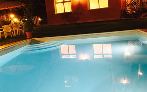 Borgo Di Zacco: Piscine, Propriété, Lumière, Éclairage, L'Eau, Loisir, Maison, Bâtiment, Nuit, Hôtel