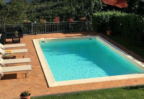 Borgo Di Zacco: Piscine, Propriété, Herbe, Maison, Loisir, Immobilier, Arrière-Cour, Vacances, Domicile, Rectangle