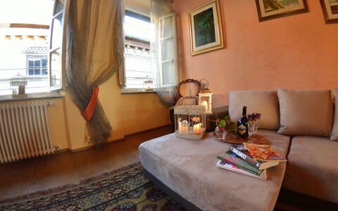 San Michele: Pièce, Propriété, Meubles, Salon, Bâtiment, Design Intérieur, Table, Maison, Sol, Domicile