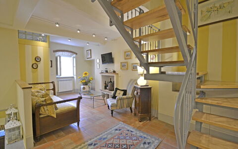 Appartamento Maccari: Pièce, Propriété, Bâtiment, Design Intérieur, Plafond, Sol, Jaune, Salon, Maison, Domicile