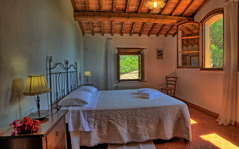 Sole Nel Prato: Pièce, Chambre, Meubles, Lit, Propriété, Bâtiment, Drap De Lit, Design Intérieur, Cadre De Lit, Maison