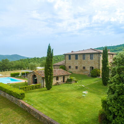 Borgo Gerlino: Propriété, Biens, Bâtiment, Herbe, Lot Terre, Station De Montagne, Maison, Aménagement Paysager, Villa, Paysage
