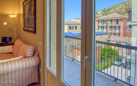 Giulia Apartment 2 - Levanto: Propriété, Pièce, Immobilier, Bâtiment, Maison, Domicile, Sol, Porte, Fenêtre, Design Intérieur