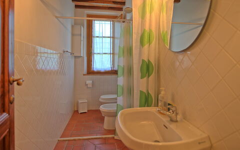 Casa Legoli: Salle De Bains, Pièce, Propriété, Bâtiment, Design Intérieur, Maison, Sol, Immobilier, Architecture, Luminaire Plomberie